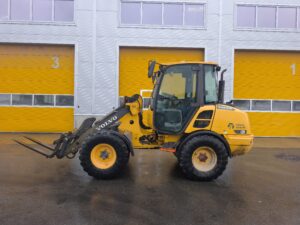 Frontaallaadur Volvo L25F – vaade 3