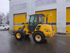 Frontaallaadur Volvo L25F – vaade 4